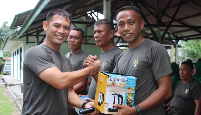 Tumbuhkan Semangat Kebersamaan Dandim 0207/Simalungun Menggelar Olahraga Bersama Seluruh Prajurit Dan Ibu Persit