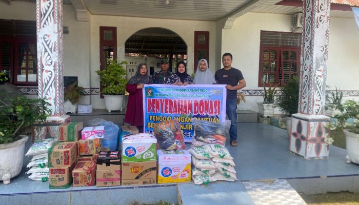 Sentuhan Kepedulian dari Karang Rejo, Babinsa Dampingi Pengiriman Bantuan untuk Korban Banjir