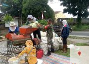 Babinsa Koramil 03/Siantar Selatan Komsos Bersama Kelompok Tani, Bantu Giling Jagung di Sukaraja