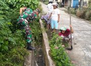Cegah Banjir, Babinsa Tiga Balata Bersama Warga Bersihkan Parit