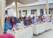 Penuh Keakraban, Babinsa Hadiri Acara Perpisahan Kepala Sekolah SDN 096754 Teluk Lapian