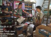 Babinsa Tanah Jawa Pantau Stok dan Harga Beras, Pastikan Kebutuhan Warga Tetap Aman