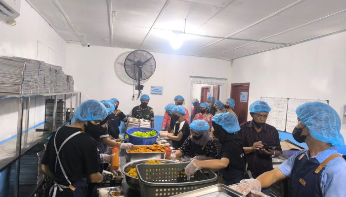 Danramil Siantar Selatan Bersama Forkopimcam Pastikan MBG Sesuai SOP dan Standar Gizi