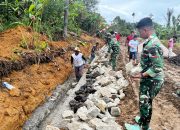 Satgas TMMD ke-127 Kodim 0207/Simalungun dan Warga Kompak Bangun Drainase di Nagori Bahapal