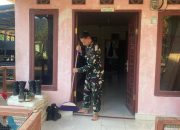 Semangat Pagi Satgas TMMD Ke-127, Usai Joging, Lanjut Bersihkan Rumah Orang Tua Asuh di Bahapal