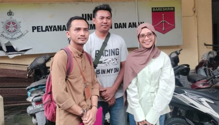 Dugaan Perselingkuhan Mencuat, Istri Pengusaha Ayam Pecak Maha Asyik Serahkan Bukti ke Polisi