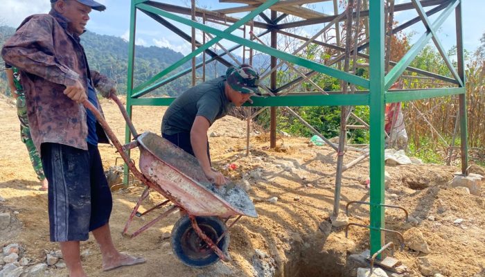 Satgas TMMD ke-127 Laksanakan Pengecoran Kaki Menara Tandon Air di Nagori Bahapal