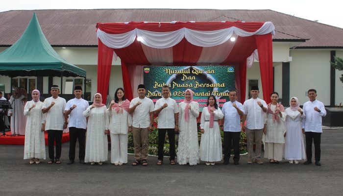 Dandim 0207/Simalungun Bersama Ketua Persit KCK Cabang XXXIV Dim 0207 Hadiri Nuzulul Qur’an Dan Buka Puasa Bersama Jajaran Korem 022/PT