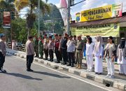 Sinergi TNI-Polri di Pos Pam Pagoda Parapat, Babinsa Kodim 0207/Simalungun Jaga Kelancaran dan Keamanan Wisatawan