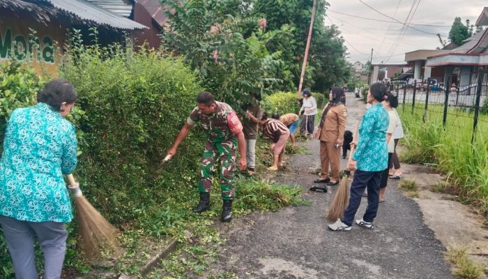 Semangat Gotong Royong Sambut Lomba PKK, Babinsa Siantar Selatan Turun Langsung Bersama Warga