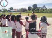Tanamkan Disiplin Sejak Dini, Babinsa Tiga Balata Latih PBB Siswa SD di Simalungun