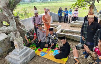 Ziarah Bersama di Gunung Malela, Babinsa Perkuat Silaturahmi dan Nilai Spiritual