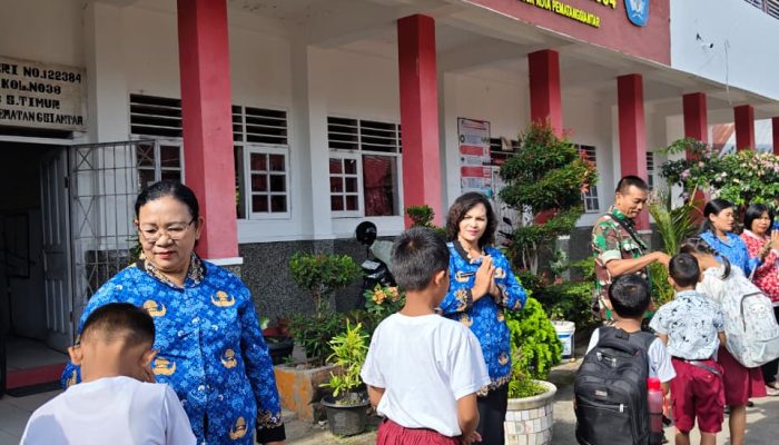 Babinsa Hadir di Sekolah, Suntik Semangat Belajar Generasi Muda Siantar Timur