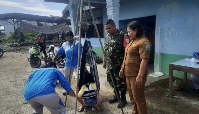 Hangat dan Penuh Kepedulian, Babinsa Saribudolok Dampingi Kegiatan Posyandu di Nagori Mardingding