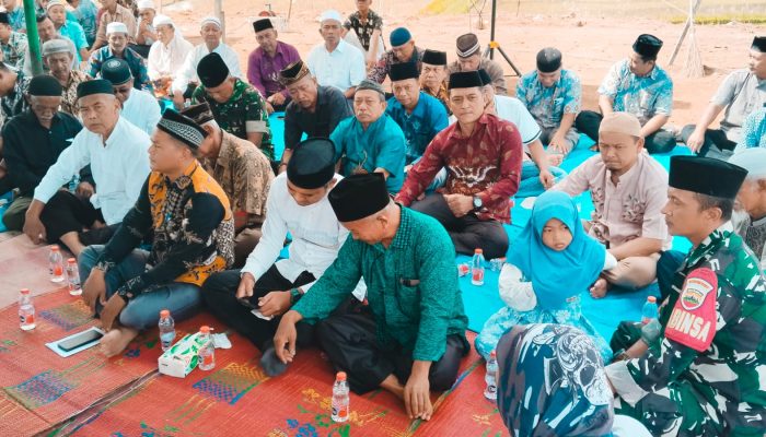 Semangat Tahun Baru Islam 1448 H, Babinsa Hadiri Peringatan Muharram Bersama Warga Nagori Karang Sari