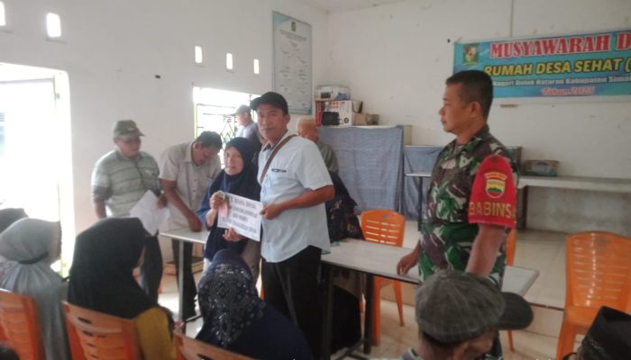 Babinsa dan Pemerintah Nagori Bersinergi, Bantuan Tunai untuk Warga Dolok Hataran Tersalurkan Lancar