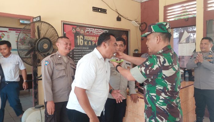 Penuh Keakraban, Kodim 0207/Simalungun Datangi Polsek, Perkuat Sinergi TNI-Polri di HUT Bhayangkara Ke-80″