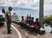 Komsos Humanis Babinsa Koramil 11/Girsang Sipangan Bolon, Tanamkan Budaya Wisata Bersih dan Aman di Parapat