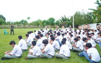 Babinsa Kodim 0207/Simalungun Tanamkan Karakter dan Disiplin kepada Pelajar, Bekali Generasi Muda Hadapi Tantangan Masa Depan