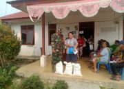 Bantuan Pangan Bulog Disalurkan, Babinsa Turun Langsung Dampingi Warga di Siantar Marihat