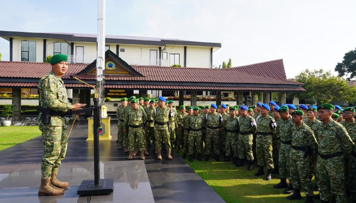 Korem 022/PT Gelar Upacara 17-an, Danrem Bacakan Amanat Pangdam I/BB dan Lanjutkan Jam Komandan